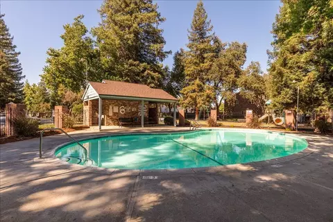 Exterior - 4051 Oak Villa Cir, Carmichael, CA 95608 photo 6 of 10