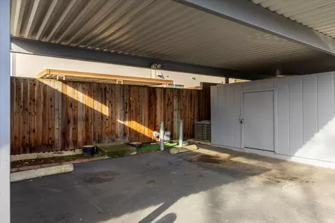 Exterior - 4051 Oak Villa Cir, Carmichael, CA 95608 photo 5 of 10