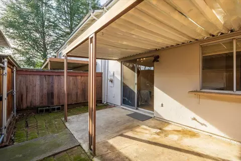 Exterior - 4051 Oak Villa Cir, Carmichael, CA 95608 photo 2 of 10