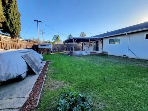 8527 Deervale Rd, Dublin, CA 94568 photo 19