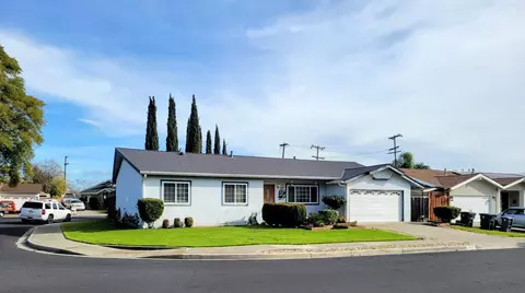 8527 Deervale Rd, Dublin, CA 94568 photo 2