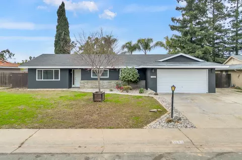 9042 El Oro Plaza Dr, Elk Grove, CA 95624