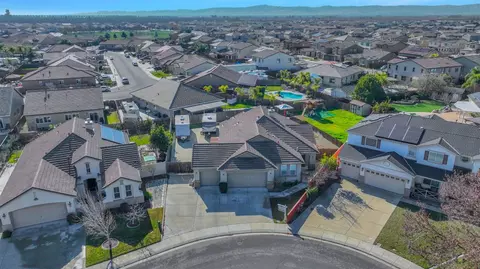 View/Area - 402 Albrecht St, Manteca, CA 95337 photo 5 of 7