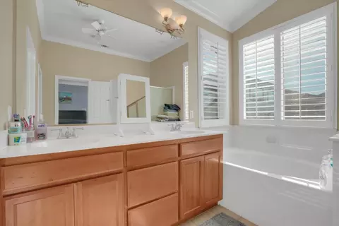 Entry Way - 402 Albrecht St, Manteca, CA 95337 photo 3 of 3