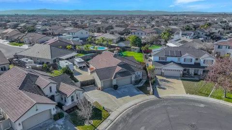 View/Area - 402 Albrecht St, Manteca, CA 95337 photo 6 of 7