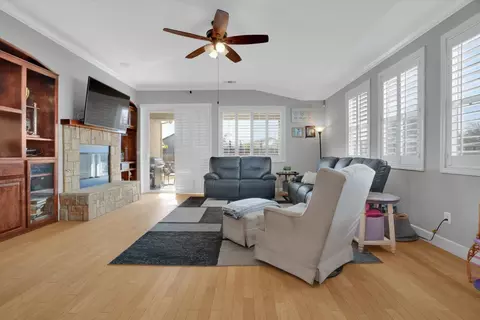 Other - 402 Albrecht St, Manteca, CA 95337 photo 3 of 9
