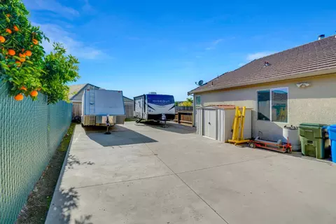 Exterior - 402 Albrecht St, Manteca, CA 95337 photo 10 of 10