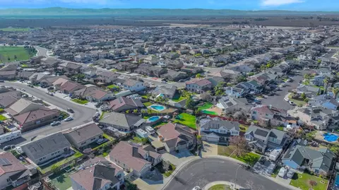 View/Area - 402 Albrecht St, Manteca, CA 95337 photo 2 of 7