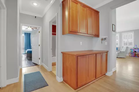 Entry Way - 402 Albrecht St, Manteca, CA 95337 photo 2 of 3