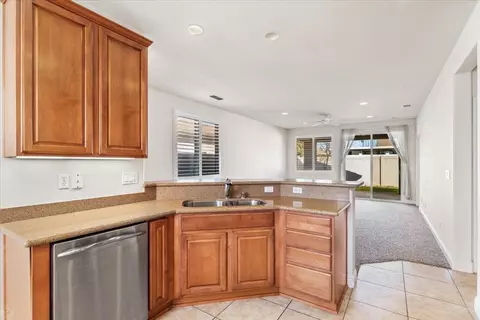 Kitchen - 2326 Shadow Berry Dr, Manteca, CA 95336 photo 1 of 6