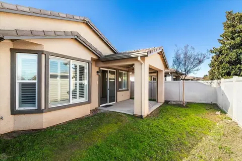 Exterior - 2326 Shadow Berry Dr, Manteca, CA 95336 photo 6 of 18