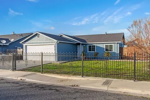 1913 Aarvig Ln, Ceres, CA 95307 photo 3