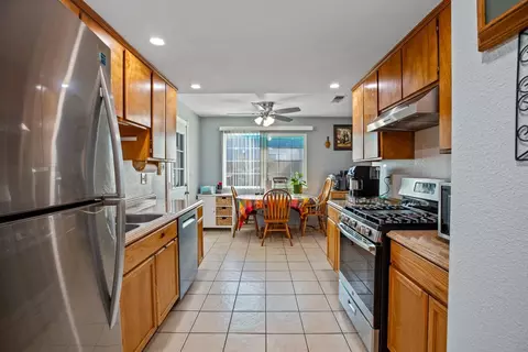 1913 Aarvig Ln, Ceres, CA 95307 photo 9