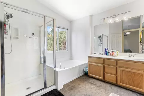Bath - 85 Lavender Ct, Tracy, CA 95376 photo 3 of 5