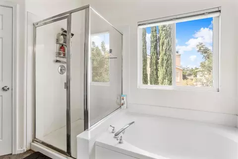 Bath - 85 Lavender Ct, Tracy, CA 95376 photo 4 of 5