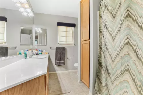 Bath - 85 Lavender Ct, Tracy, CA 95376 photo 2 of 5