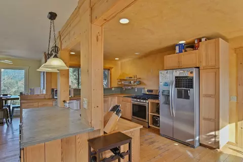 Kitchen - 22022 Montgomery Rd, Sonora, CA 95370 photo 2 of 9
