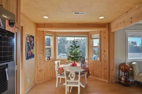 Dining - 22022 Montgomery Rd, Sonora, CA 95370 photo 1 of 2