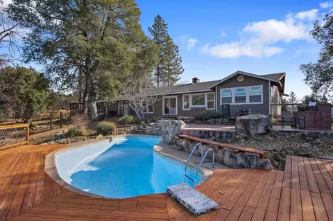 Exterior - 22022 Montgomery Rd, Sonora, CA 95370 photo 12 of 16