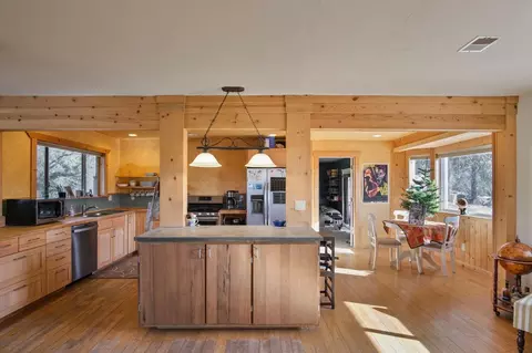 Kitchen - 22022 Montgomery Rd, Sonora, CA 95370 photo 7 of 9