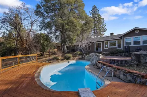 Exterior - 22022 Montgomery Rd, Sonora, CA 95370 photo 13 of 16