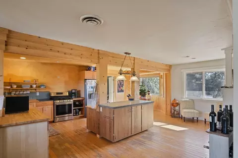 Kitchen - 22022 Montgomery Rd, Sonora, CA 95370 photo 6 of 9