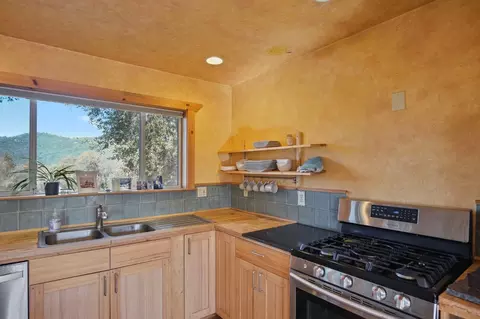 Kitchen - 22022 Montgomery Rd, Sonora, CA 95370 photo 5 of 9
