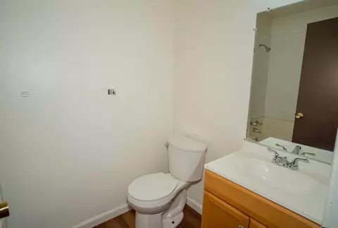 Bath - 540 Bluefield Ave, Turlock, CA 95382 photo 1 of 1