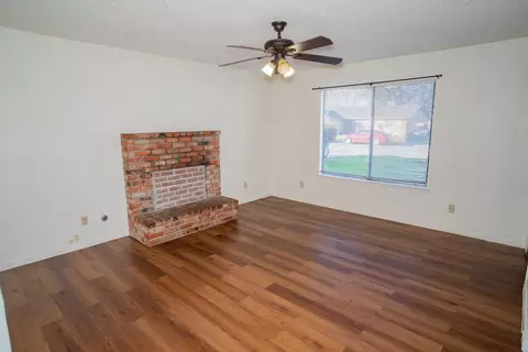 Living - 540 Bluefield Ave, Turlock, CA 95382 photo 1 of 2
