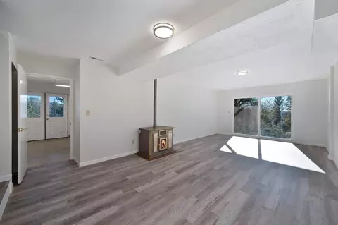 Living - 870 Hilltop Ct, Applegate, CA 95703 photo 7 of 8