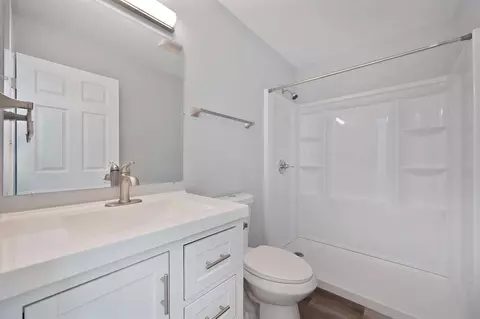 Bath - 870 Hilltop Ct, Applegate, CA 95703 photo 1 of 3