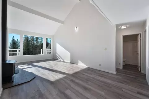 Living - 870 Hilltop Ct, Applegate, CA 95703 photo 2 of 8