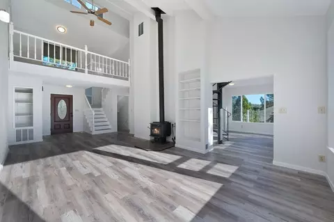 Living - 870 Hilltop Ct, Applegate, CA 95703 photo 3 of 8