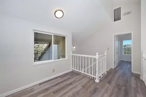 Entry Way - 870 Hilltop Ct, Applegate, CA 95703 photo 3 of 4