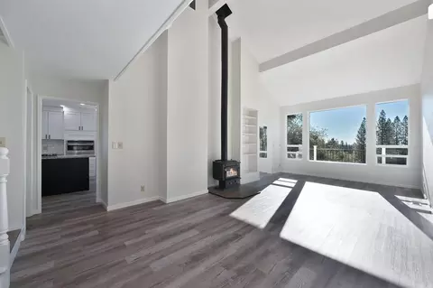 Living - 870 Hilltop Ct, Applegate, CA 95703 photo 1 of 8