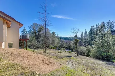 Exterior - 870 Hilltop Ct, Applegate, CA 95703 photo 12 of 18