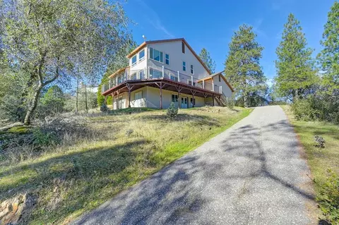 Exterior - 870 Hilltop Ct, Applegate, CA 95703 photo 3 of 18
