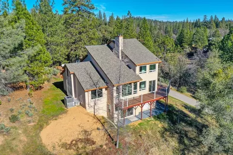 Exterior - 870 Hilltop Ct, Applegate, CA 95703 photo 2 of 18