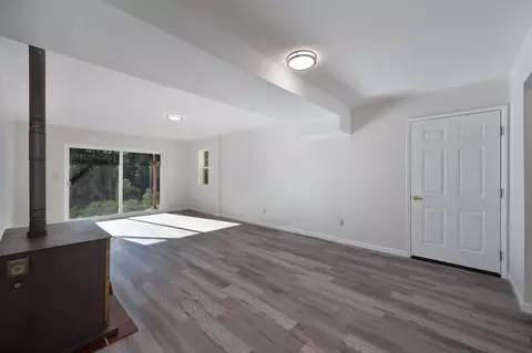 Living - 870 Hilltop Ct, Applegate, CA 95703 photo 6 of 8