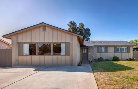 8728 Halverson Dr, Elk Grove, CA 95624