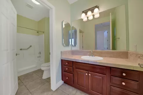 Bath - 2007 Thomas Dr, Jackson, CA 95642 photo 1 of 5