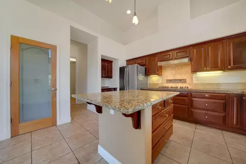 Kitchen - 2007 Thomas Dr, Jackson, CA 95642 photo 3 of 5
