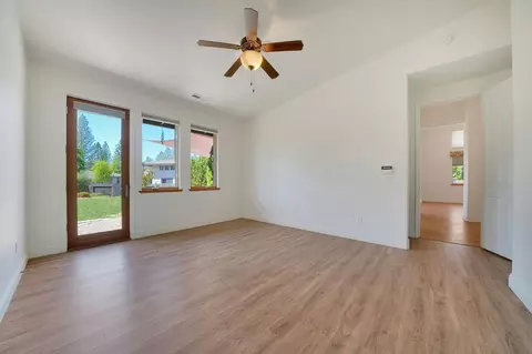 Living - 2007 Thomas Dr, Jackson, CA 95642 photo 6 of 6