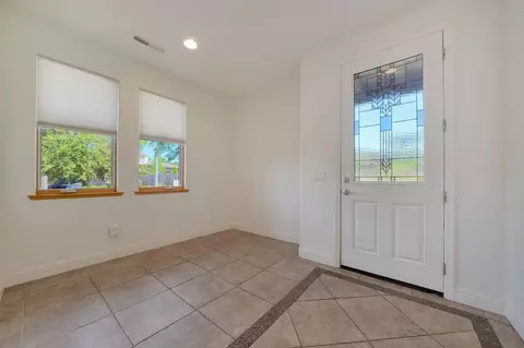 Entry Way - 2007 Thomas Dr, Jackson, CA 95642 photo 1 of 5