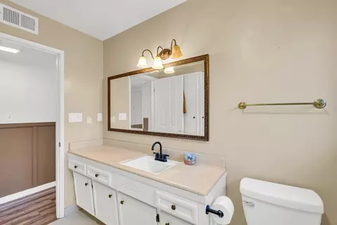 Bath - 4821 Jan Dr, Carmichael, CA 95608 photo 2 of 5