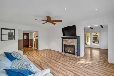 Living - 4821 Jan Dr, Carmichael, CA 95608 photo 2 of 3