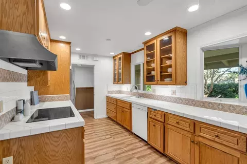 Kitchen - 4821 Jan Dr, Carmichael, CA 95608 photo 3 of 8