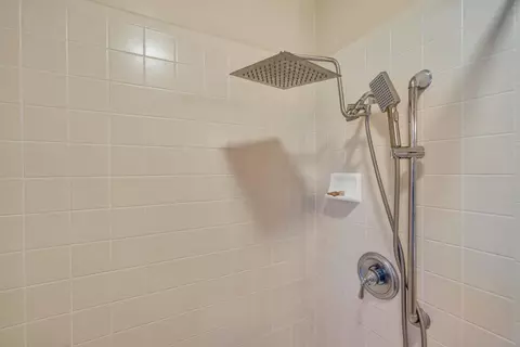 Bath - 4821 Jan Dr, Carmichael, CA 95608 photo 3 of 5