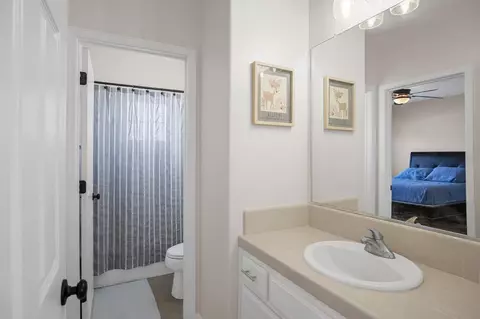 Bath - 3700 Kee Ct, Modesto, CA 95355 photo 4 of 4