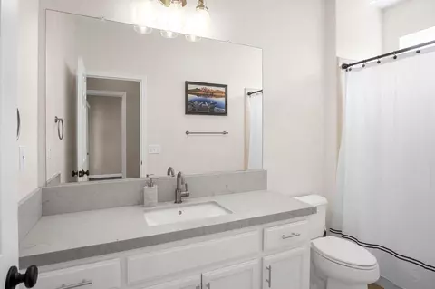Bath - 3700 Kee Ct, Modesto, CA 95355 photo 2 of 4